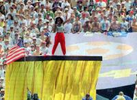 Дайана Росс на открытии чемпионата мира 1994 года в США